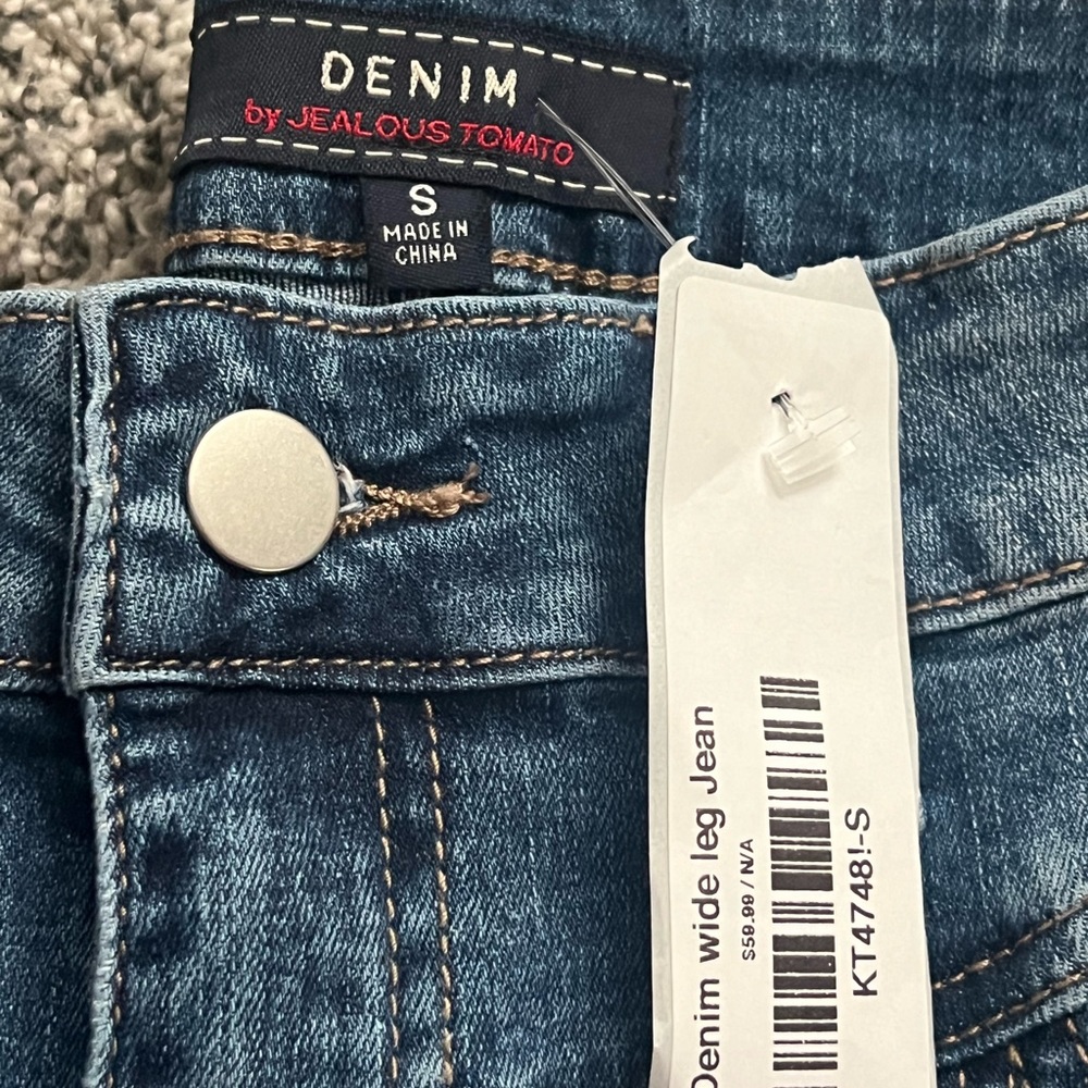 Boutique denim jeans 
size small - Picture 2 of 3